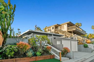 Main picture of 256 1/2 Avenida Madrid