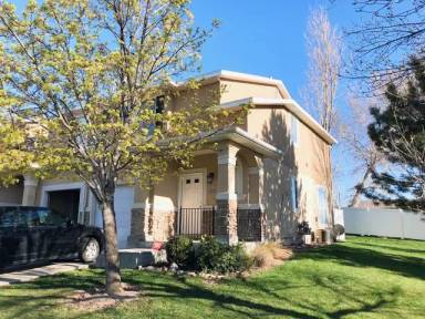Main picture of 635 W Creek Bluff Cv