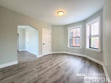 Main picture of 4409 N Wolcott Ave