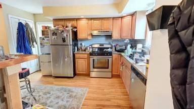 Main picture of 31 Juniper St