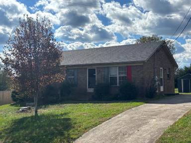 Main picture of 102 Rainbow Ct