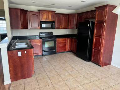 Main picture of 741 Reisling St