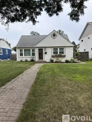 Main picture of 6821 Grand Ave S