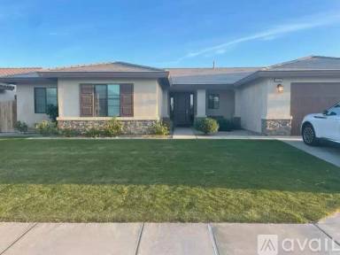 Main picture of 1202 Calle del Cielo