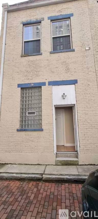 Main picture of 814 Main St