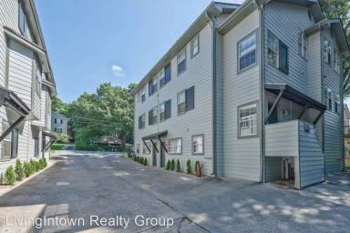 Main picture of 684 Holmes St NW