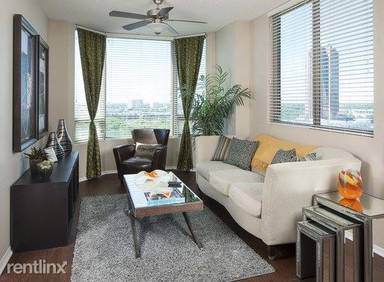 Main picture of Whitney Uptown
