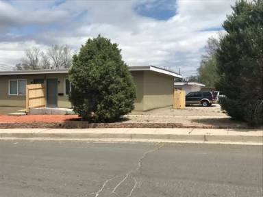 Main picture of 824 Santa Fe St