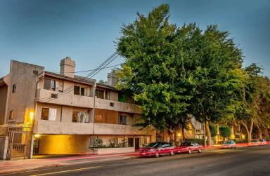 Main picture of 6738 Independence Ave