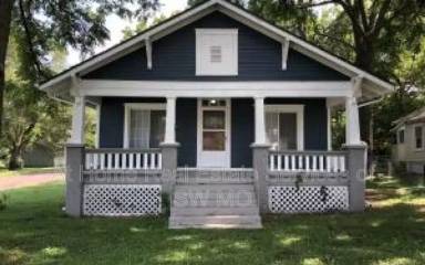 Main picture of 2000 W College St