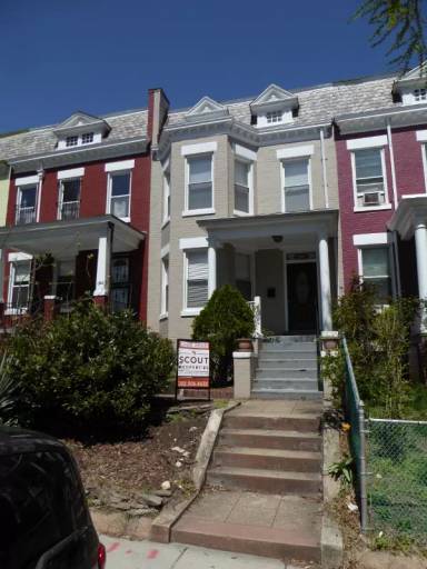 Main picture of 1361 Parkwood Pl NW