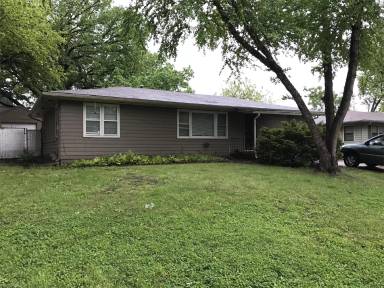 Main picture of 827 W 22nd Ter
