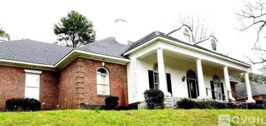 Main picture of 732 Whitehall Pkwy