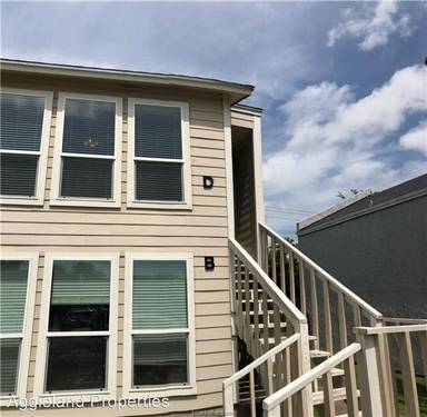 Main picture of 405 Manuel Dr