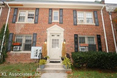 Main picture of 1810 C St SE