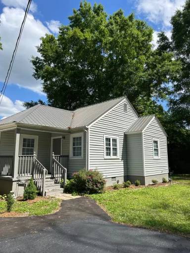 Main picture of 217 Longwood St