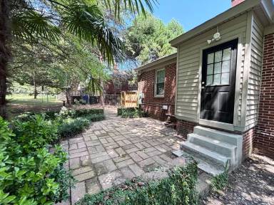 Main picture of 2944 Hope Ave