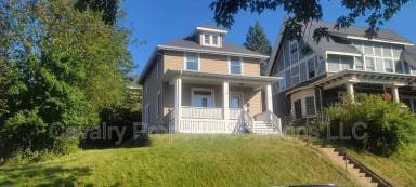 Main picture of 1901 E 5th St