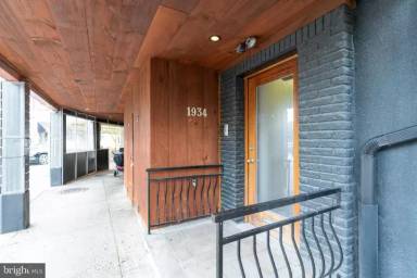 Main picture of 1934 E Passyunk Ave