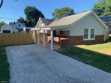 Main picture of 1048 Lakeview St