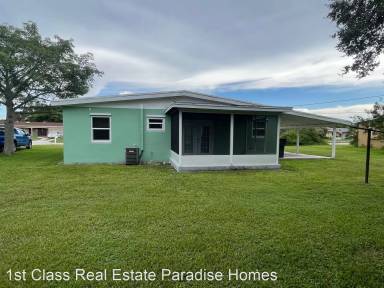 Main picture of 115 SE Lucero Dr