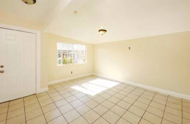 Main picture of 813 N Spring Ave