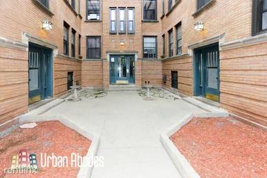 Main picture of 815-23 W Cornelia Ave