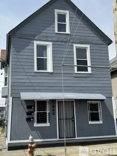 Main picture of 3860 E 72nd St