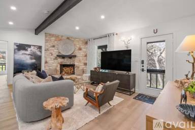 Main picture of 708 El Viejo Camino