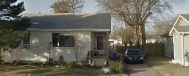 Main picture of 2412 N Oxford Ave