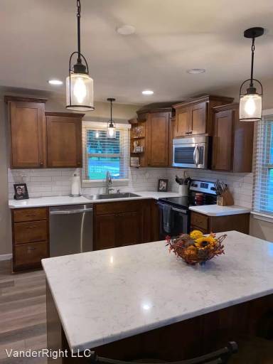 Main picture of 1009 E Pam Rd