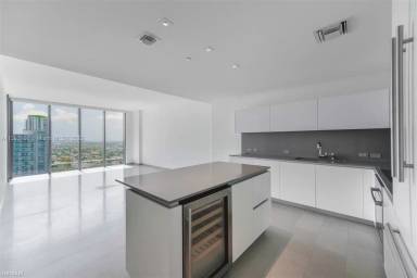 Main picture of Reach at Brickell City Center