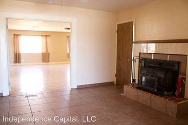 Main picture of 3002 N Sunset Ave