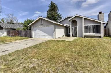 Main picture of 70 Summer Rim Cir