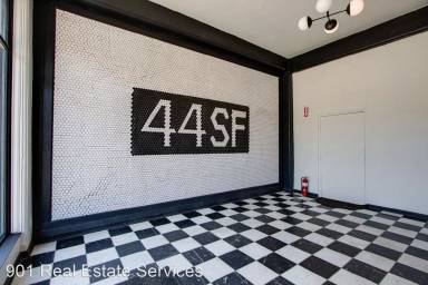 Main picture of 44 S Front St