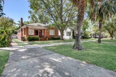 Main picture of 2508 Dellwood Ave