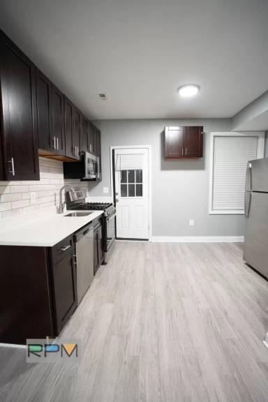 Main picture of 1769 Montpelier St