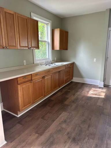 Main picture of 9 Pleasant St
