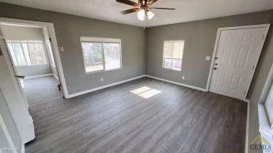 Main picture of 121 Roberts Ln