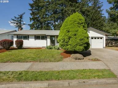 Main picture of 13323 SE Sherman St
