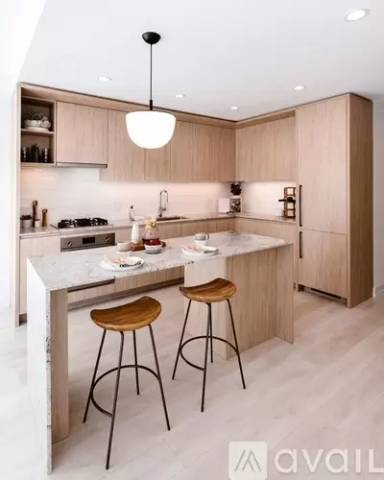 Main picture of 300 W Grand Ave