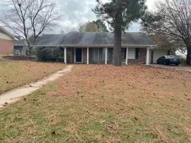 Main picture of 1717 S Park Rd