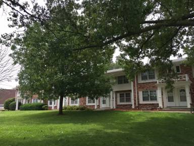 Main picture of 915 Oakcrest St