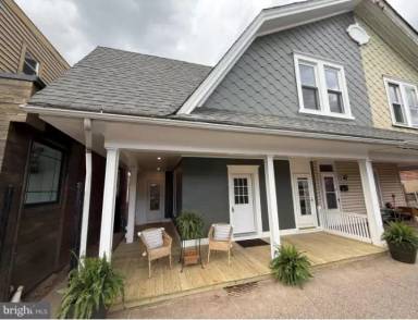 Main picture of 9 W Chestnut St