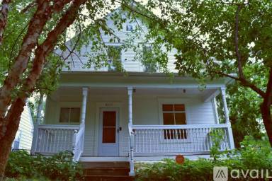 Main picture of 4557 32nd Ave S