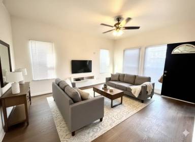 Main picture of 1252 E 25th St