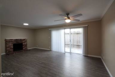 Main picture of 2220 Lake Rd