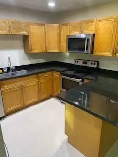 Main picture of 4617 SW 24th Ave