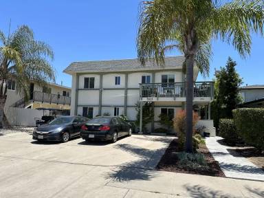 Main picture of 3923 Lamont St