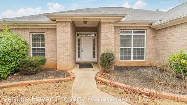 Main picture of 220 Park Stone Dr